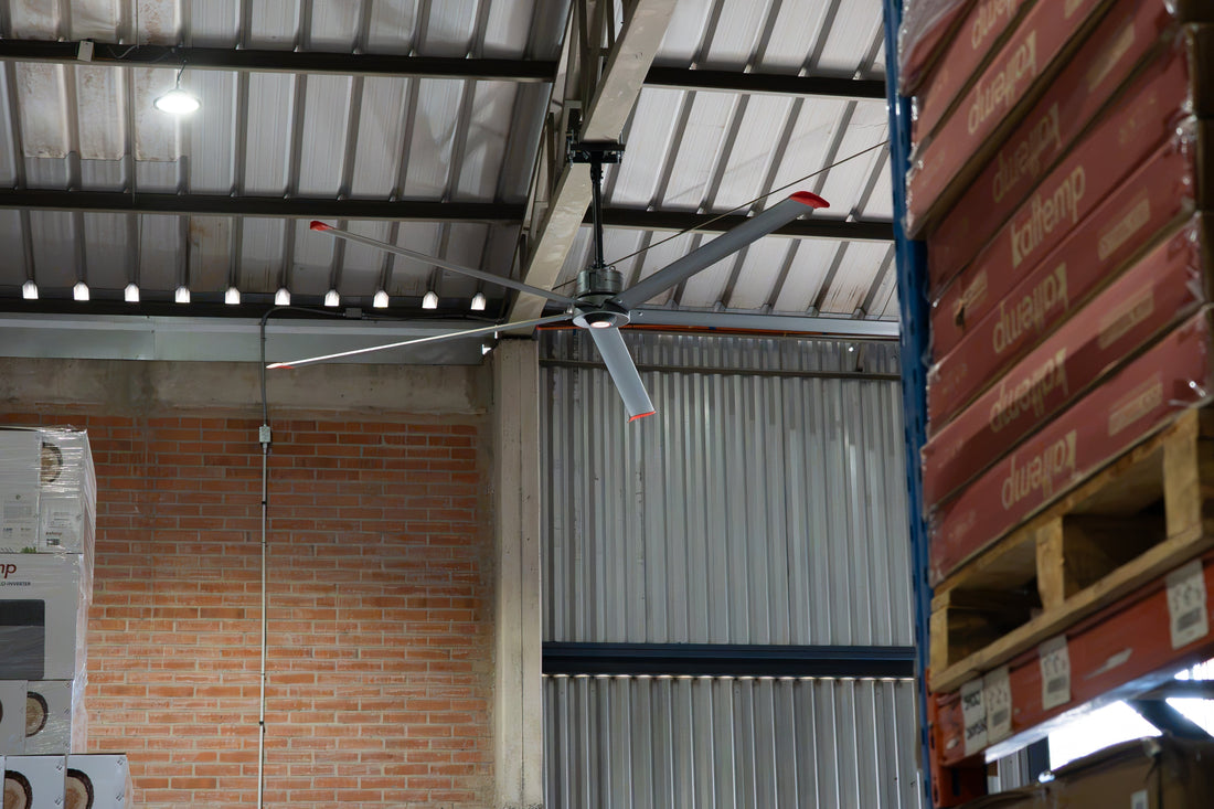 Ventiladores HVLS en Chile: cómo climatizar grandes espacios y qué trae la línea Stratos de Kaltemp