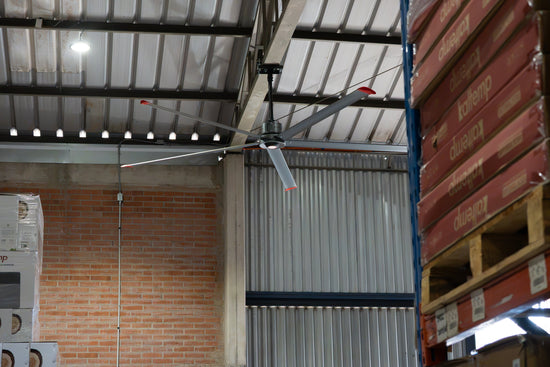 Ventiladores HVLS en Chile: cómo climatizar grandes espacios y qué trae la línea Stratos de Kaltemp